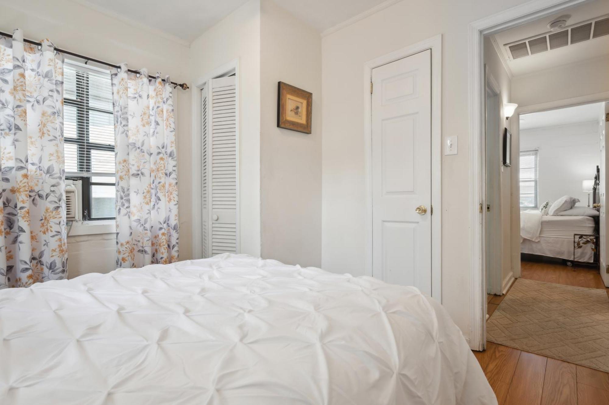 2br Historic Walkable Duplex Near Forsyth Park Free Parking *