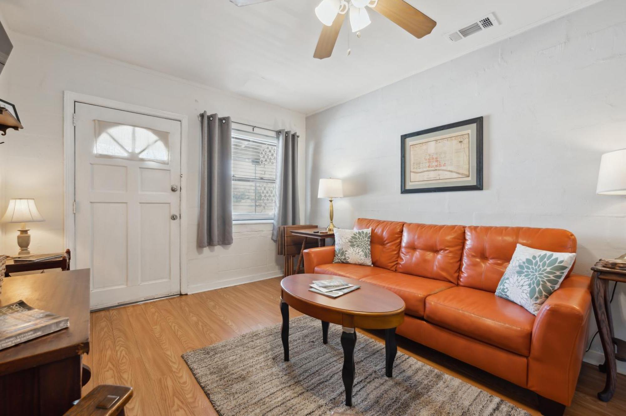 2br Historic Walkable Duplex Near Forsyth Park Free Parking Savannah