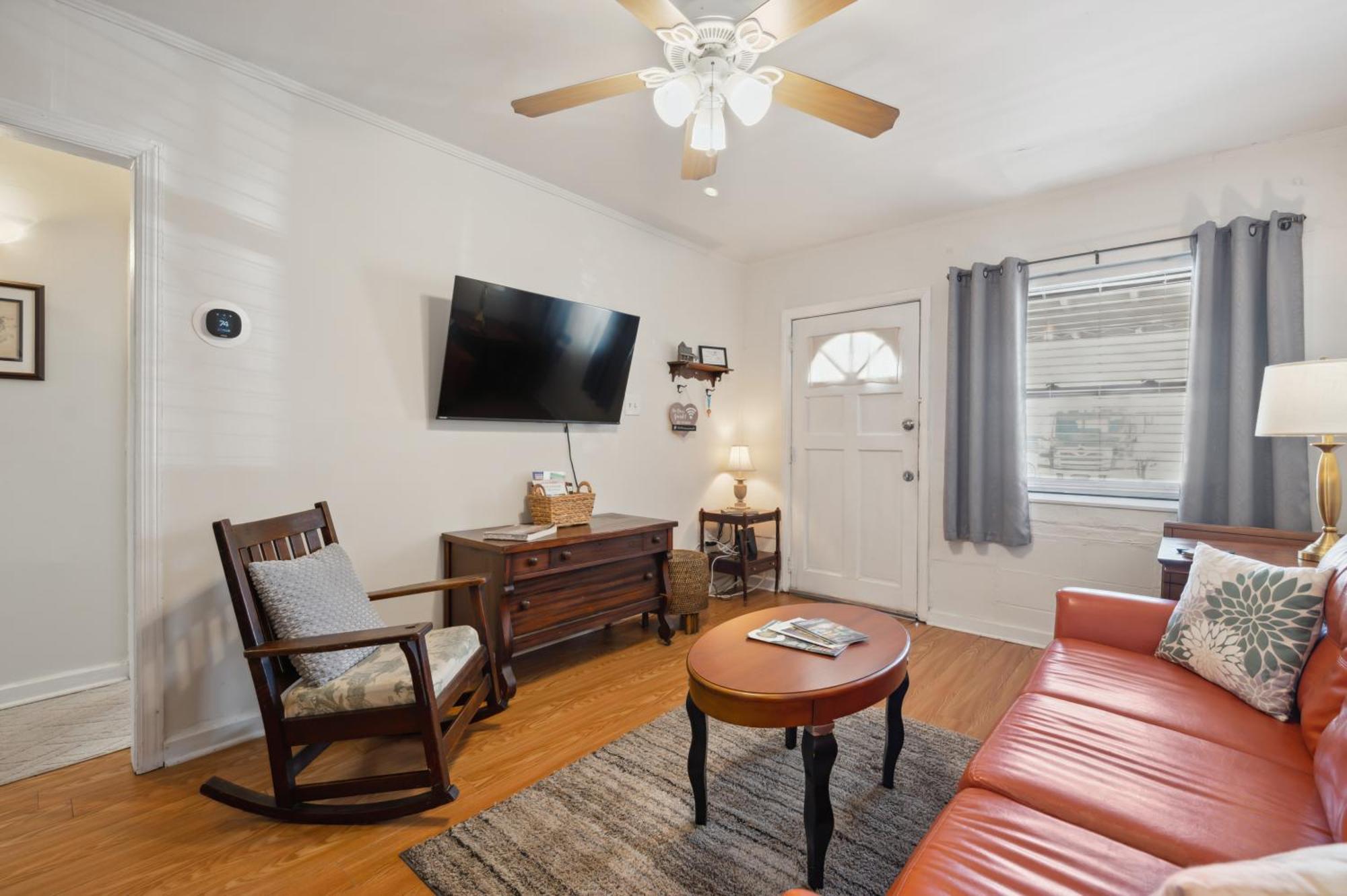 2br Historic Walkable Duplex Near Forsyth Park Free Parking Savannah